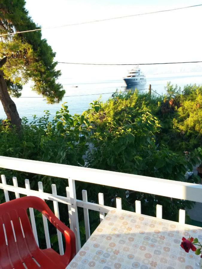 Balcony To Waves Apartment Aigeira ภายนอก รูปภาพ